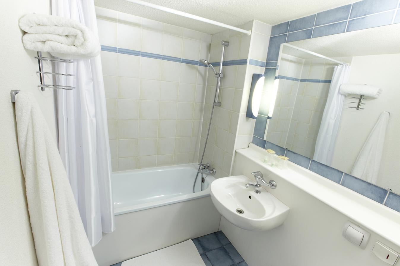 Kyriad Chateauroux - Saint-Maur Habitación foto